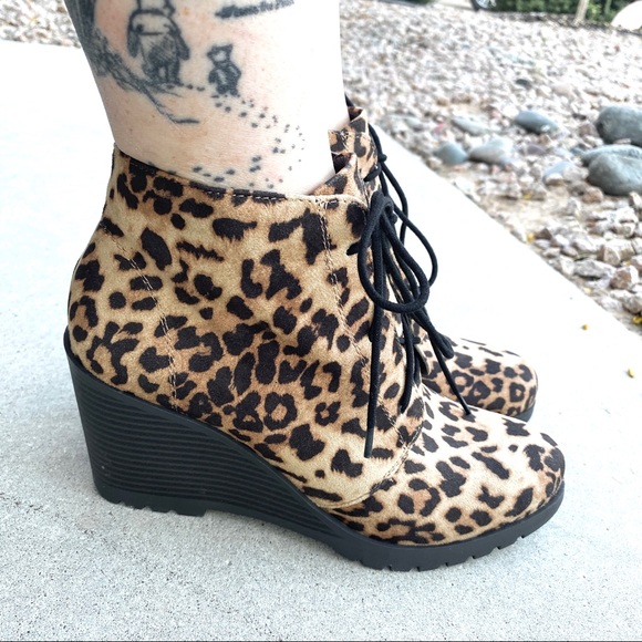 Brand New Leopard Animal Print Wedge Heeled Lace Up Ankle Boots Booties - Picture 4 of 6
